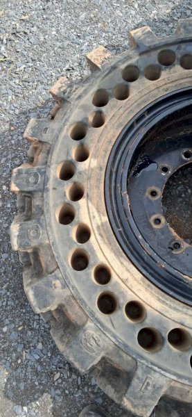 6,000 LB X 24' GRADALL MODEL #524 OFF ROAD TELEHANDLER, WITH SOLID RUBBER TIRES: YOBRO #25163