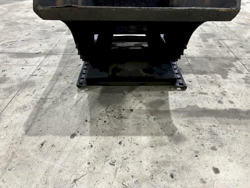 1/2 CU. YARD x 4,000 LBS CAPACITY APEX SELF DUMPING BIN HOPPER: STOCK #21821