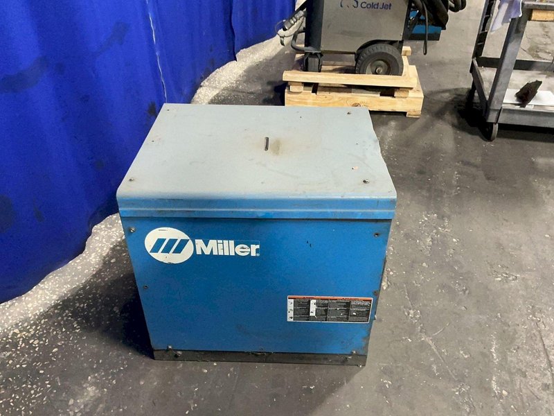 Miller 375 A Welder - Delta-fab