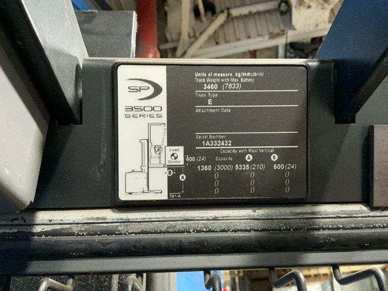 Crown 3000 Lbs Electric Order Picker - Sp3510-30