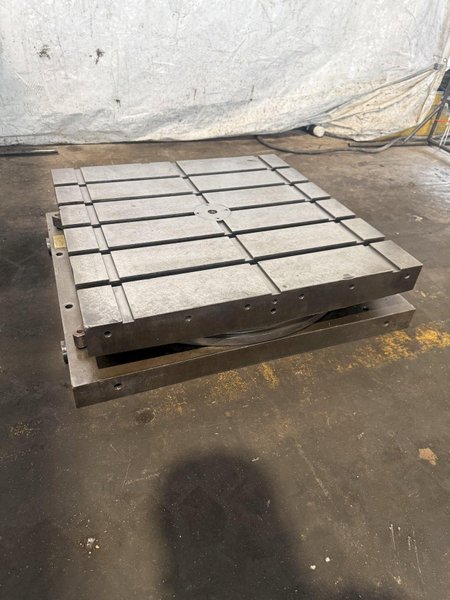 30" X 30" DEVLIEG MANUAL LIFT ROTARY TABLE. STOCK # 0220826