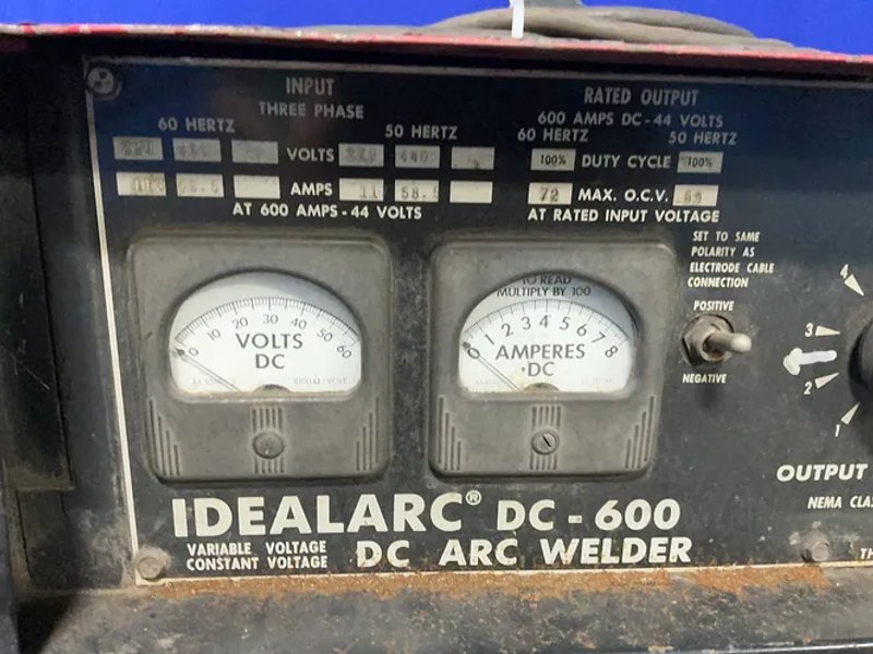 Lincoln Electric 600 Amps Welder - Idealarc Dc-600