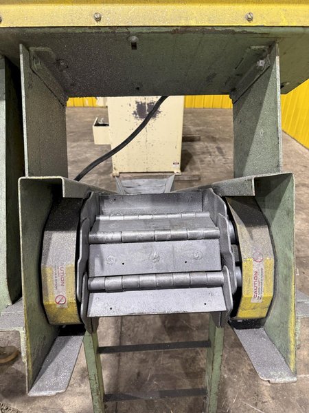 12" WIDE x TITAN STEEL CLEATED BELT INCLINED CONVEYOR: YOBRO #26020