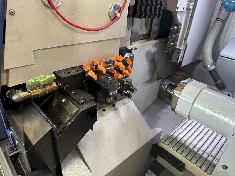 STAR SR-32JII Type B Swiss CNC Lathe 2019 w/ Turning Tool with 6 Stations, Back Side facing Operator 5 Stations Live, Back Side Sub Spindle Tools 8 Stations (4 /4 stacked on top of each other all live) (The Y Axis), Parts Conveyor, LNS Alpha 538 Magazine Bar Loader, Fire Suppression System. Ran oil.