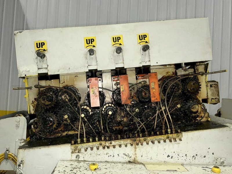 8,000 LBS X 24" X .125" DALLAS UNCOILER COIL REEL, MOTORIZED STRAIGHTENER - FEED LINE: YOBRO #24808