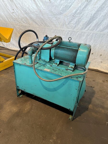 1,000 PSI 15HP HYDRAULIC PUMP UNIT W/ MARATHON MOTOR. STOCK # 1003625.