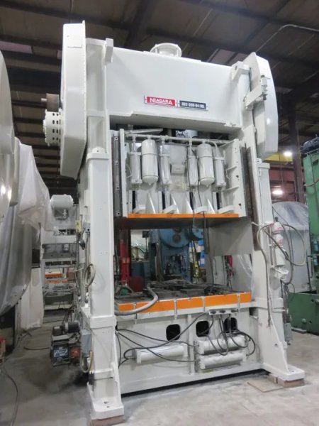 NIAGARA 330 TON, MODEL SC2-300-84-60, S/N P52773,  STOCK# 13321J