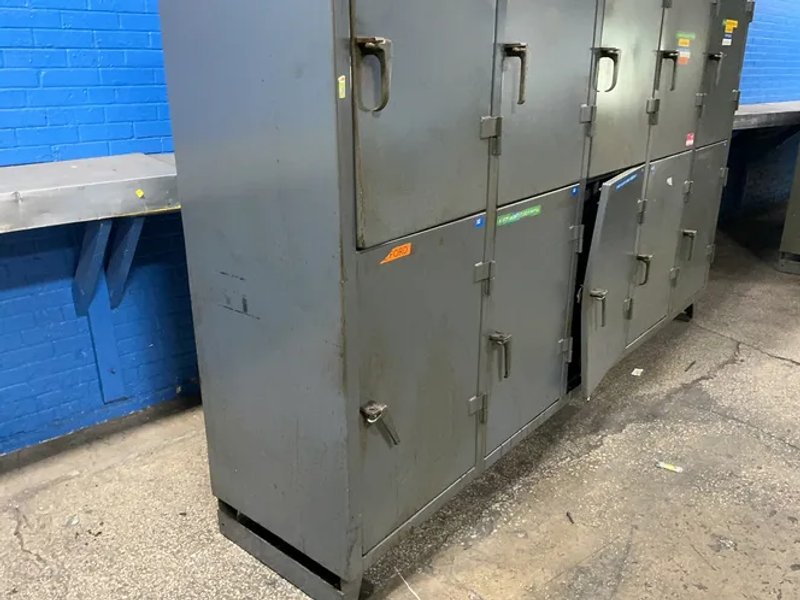 Strong Hold  10 Door Lockers