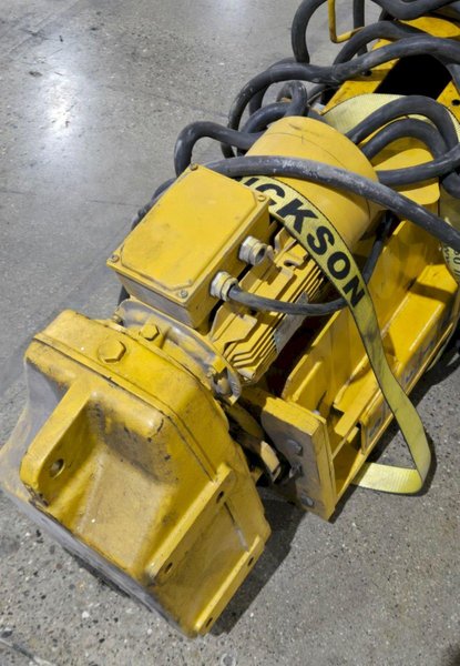 SEFAC M120BF2000 15 TON VEHICLE LIFT USED
