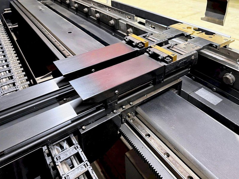 Amada HG 2204 243 Ton x 14' Bed Hydraulic Press Brake