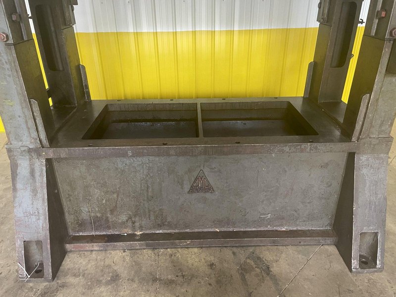 200 TON CLEARING MODEL S2-200-72-36 STRAIGHT SIDE SSDC STAMPING PRESS, 12" STROKE: STOCK #12979