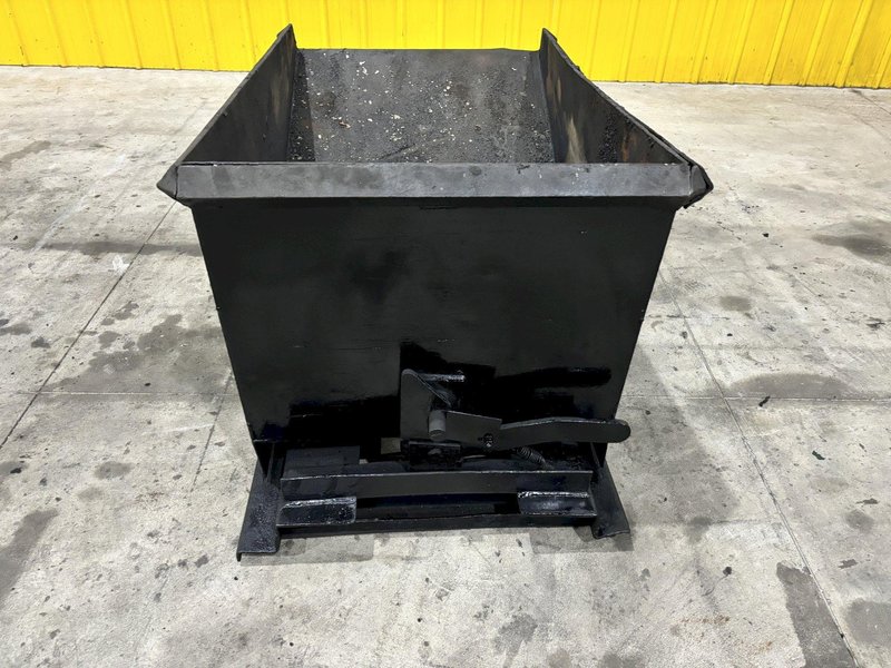 1/2 CU. YARD x 4,000 LBS CAPACITY APEX SELF DUMPING BIN HOPPER: STOCK #21819