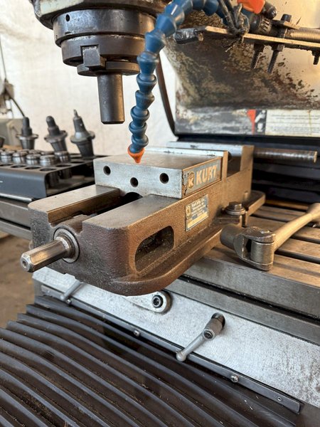3 HP SWI TRAK DPM CNC VERTICAL BED MILL. STOCK # 1119024