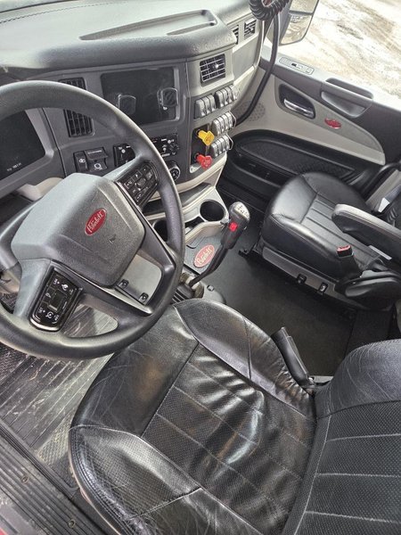 2022 Peterbilt 567 804176
