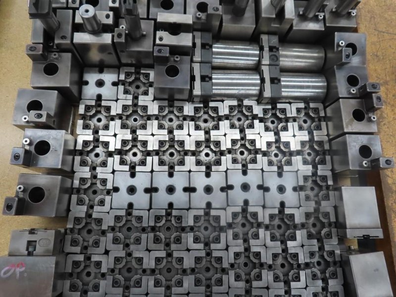 System 3R Macro Pallets w Top Plates, Assorted 20MM Electrode Holders And More!- Auction Item