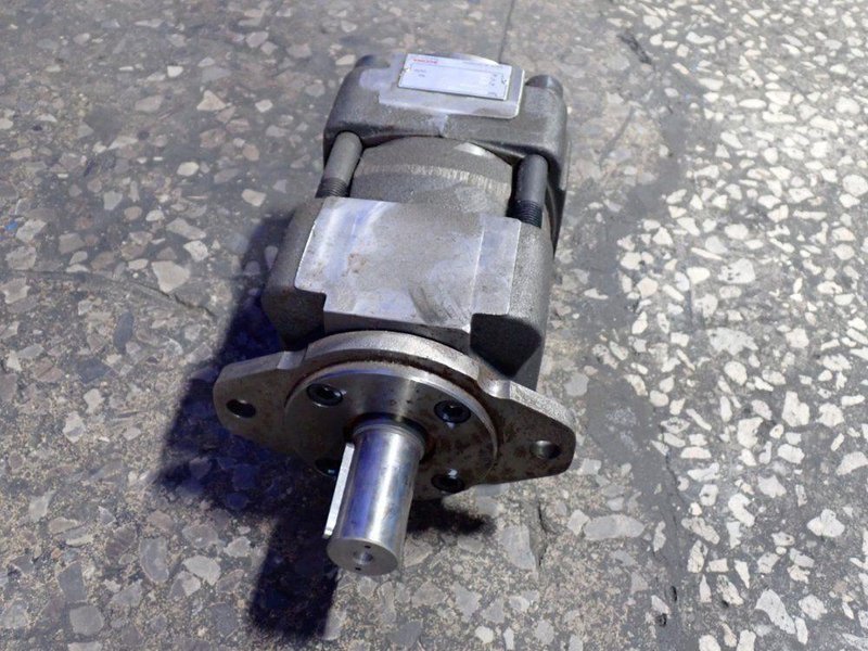 Bucher Hydraulics 320 Bar Internal Gear Pump - Qx43-032r367