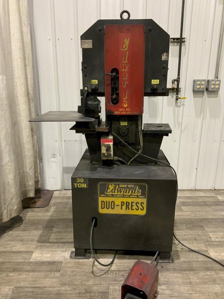 30 TON EDWARDS HYDRAULIC IRONWORKER: STOCK #80592