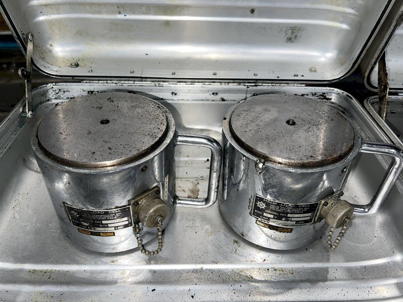 (2) 250 TON HELM MODEL #LC250T TRANSDUCER LOAD CELL TONNAGE INDICATORS: STOCK #16898