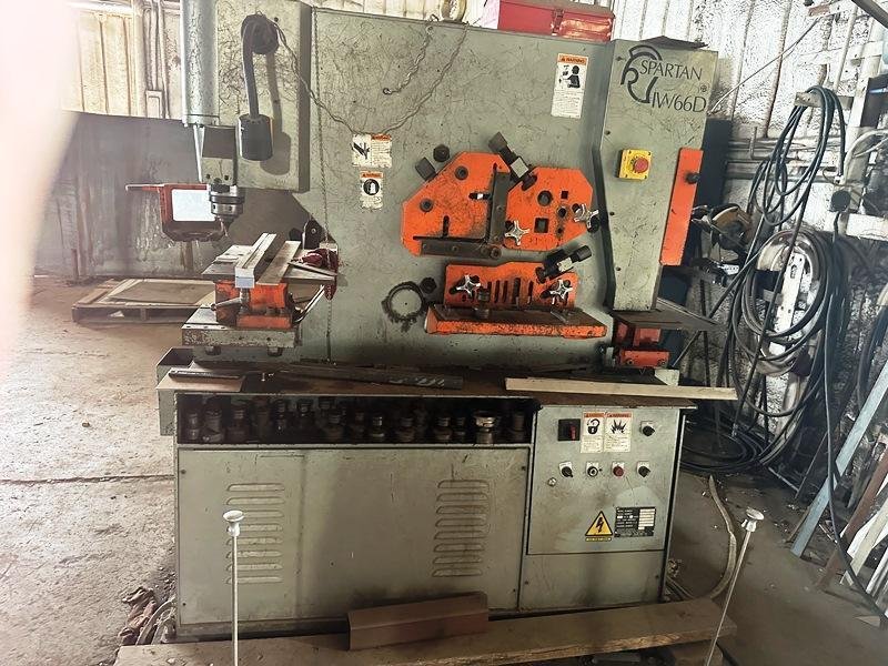 66 TON MARVEL SPARTAN (ARMSTRONG-BLUM MFG) MODEL IW66D IRONWORKER