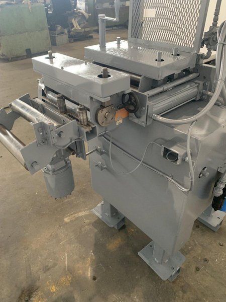 12" x 12" x .125" AIR FEEDS INC. AF-3 AIR FEEDER/STRAIGHTENER WITH POWERED PINCH ROLLS. STOCK # 0918219