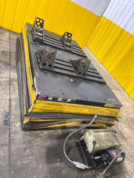 24,000 LBS X 7’ X 4’ AUTOQUIP HYDRAULIC LIFT TABLE: YOBRO #24356