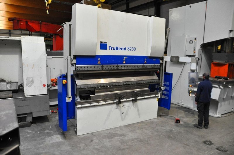 Trumpf trumabend - 230 ton x 3050 mm CNC