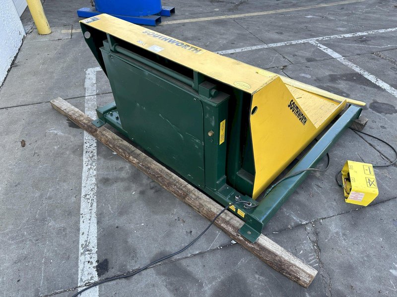 2000 LB SOUTHWORTH MODEL # ZTU2-85 CONTAINER TILTER: STOCK #78552