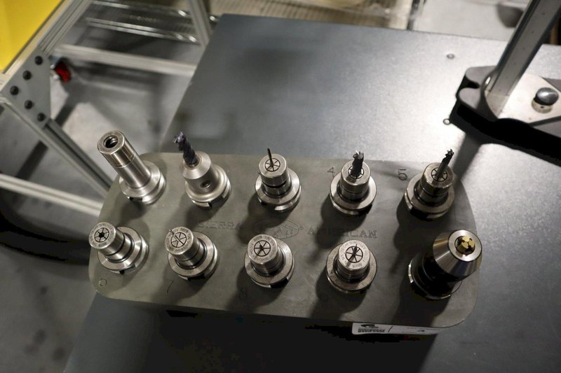 BT30 Tool Holders (10pcs) In Plastic Caddy, (8) Nikken SKN-10B Collet, (1) Keyless Drill Chuck, (1) End Mill Holder- Auction Item