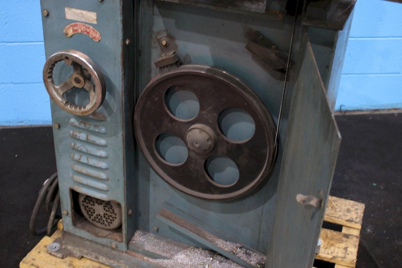 14" RUTLAND VERTICAL BAND SAW: STOCK #75327