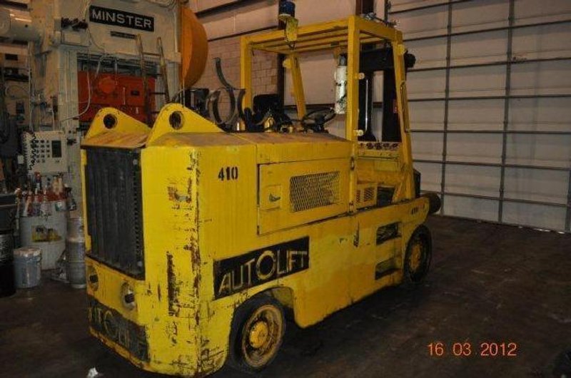AUTOLIFT L5-300-24 
Trucks, Lift Gas Or Electric