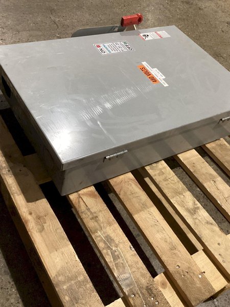 SIEMENS HNF365A VBII Series 400A Non-Fusible Heavy Duty Safety Switch 600V USED