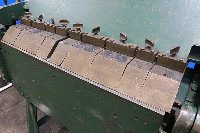 12 Ga x 3 ft. Chicago (DRIES &amp; KRUMP) FINGER BRAKE MODEL L-30