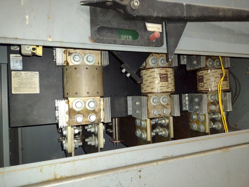 3000 AMP CUTLER-HAMMER ELECTRIC SWITCHBOARD PANEL: STOCK #18729