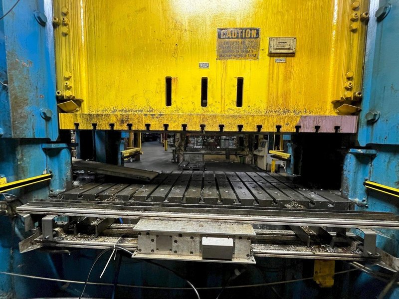 600-TON MINSTER E2–600 STRAIGHT-SIDE PRESS. STOCK # 0777225