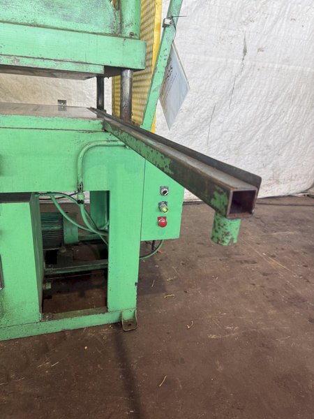 100 TON WABASH 4 POST HYDRAULIC PRESS. STOCK # 0777525