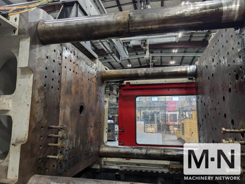 950 TON 232 OZ CINCINNATI MILACRON MODEL MM950 INJECTION MOLDING MACHINE MFG 2013