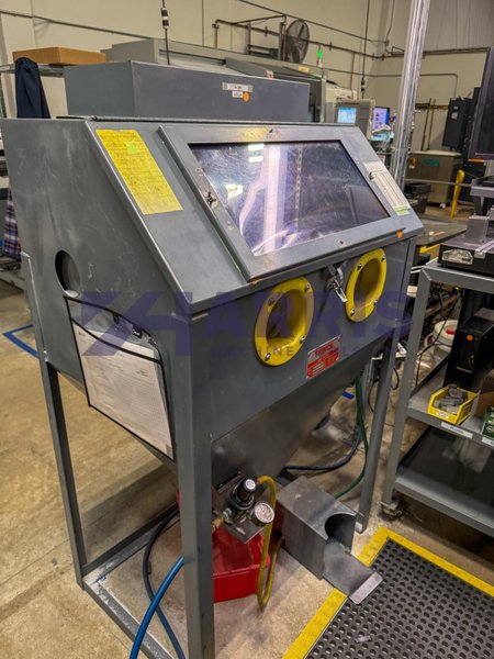 Trinco Dry Blast Cabinet 36/BP with Dust Catcher