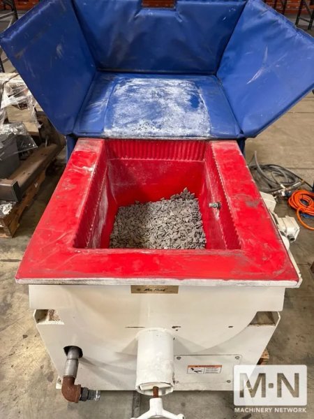 Hammond/CLM Vibetech VHTH -1748 Tub Type Vibratory Finisher