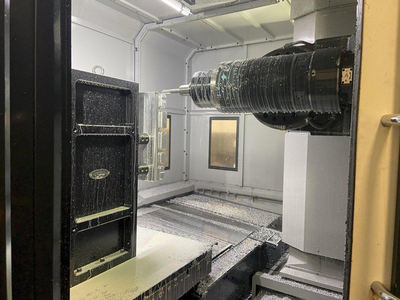 Makino MCC2013VG 5-Axis CNC Horizontal Machining Center For Sale - 2015