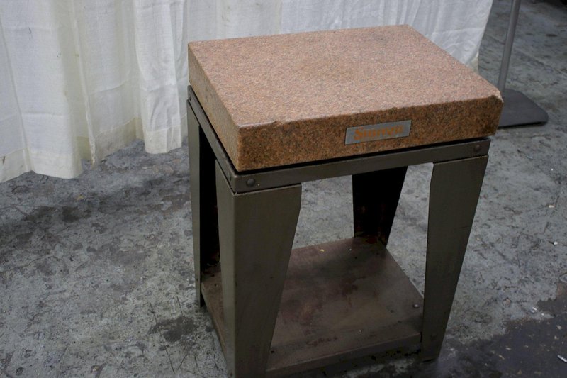 18" X 24" STARRETT PINK GRANITE PLATE ON STAND: STOCK #74829