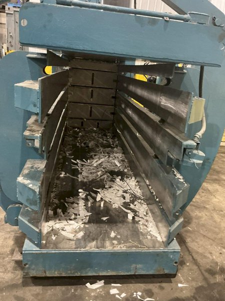 30" X 29" AMERICAN Model #3029730P HORIZONTAL AUTO TIE BALER : YOBRO 26346