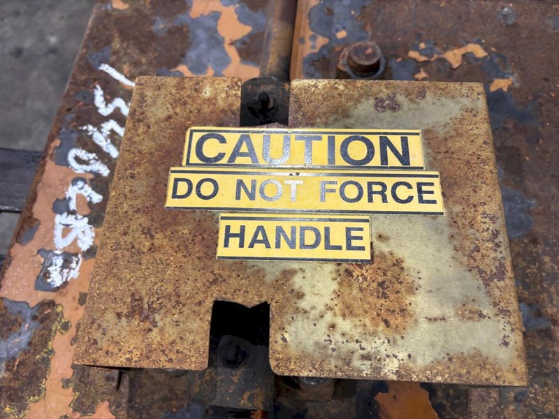 20,000 LBS X 56" WIDE BUSHMAN MODEL 5500 CRANE MOUNT SHEET LIFTER: YOBRO #24467