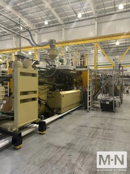 660 TON 111 OZ HUSKY MODEL G600RS100/100  INJECTION MOLDING MACHINE MFG 2004/2003 ( 4) AVAILABLE