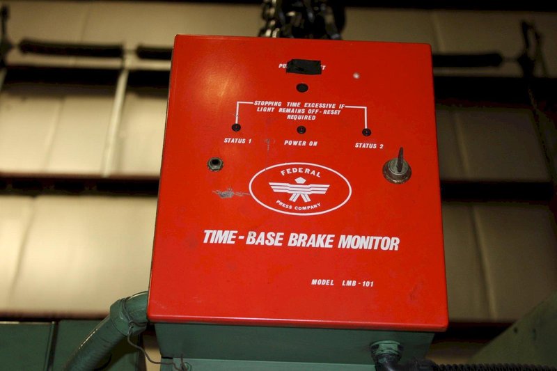 60 TON FEDERAL OBI METALWORKING PUNCH PRESS