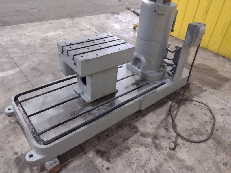 4' X 9" CARLTON 1A RADIAL ARM DRILL. STOCK # 0992325