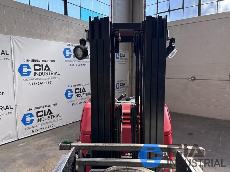 2018 - 5,000 LB. RAYMOND MODEL 425-C50TT STAND-UP ELECTRIC FORKLIFT