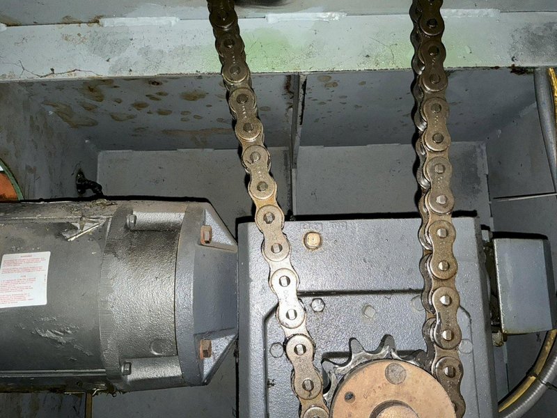 8,000 LB X 36" DALLAS DPR-8000-36 MOTORIZED UNCOILER. STOCK # 0218526