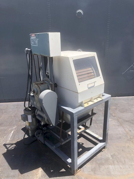 TMI DOMTAR MODEL 71-77 WOOD CHIP CLASSIFIER VARIABLE SLOT THICKNESS TESTER: STOCK #16774