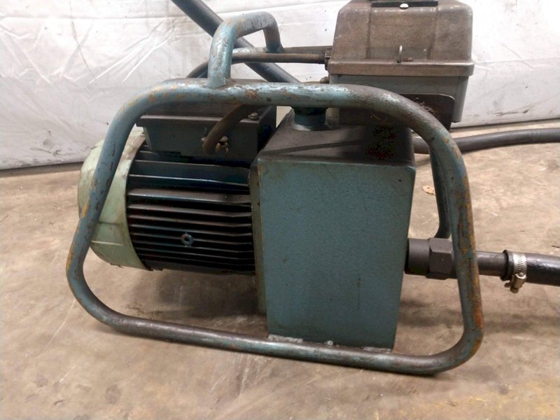 35 TON CLEVELAND PORTABLE HYDRAULIC PUNCH WITH POWER UNIT: STOCK #12521