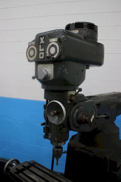 1-1/2 HP EXCELLO RAM TYPE VERTICAL MILL: STOCK #75094